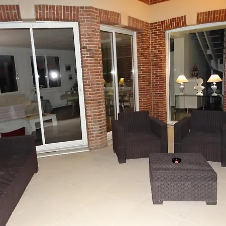 Guest house Chambres D'Hotes A Fecamp Chez Muriel A Ganzeville Le Domaine De La Roquette Avec Piscine 3*